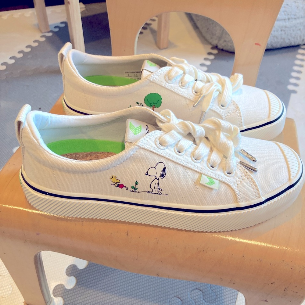 Cariuma Peanuts Sneakers